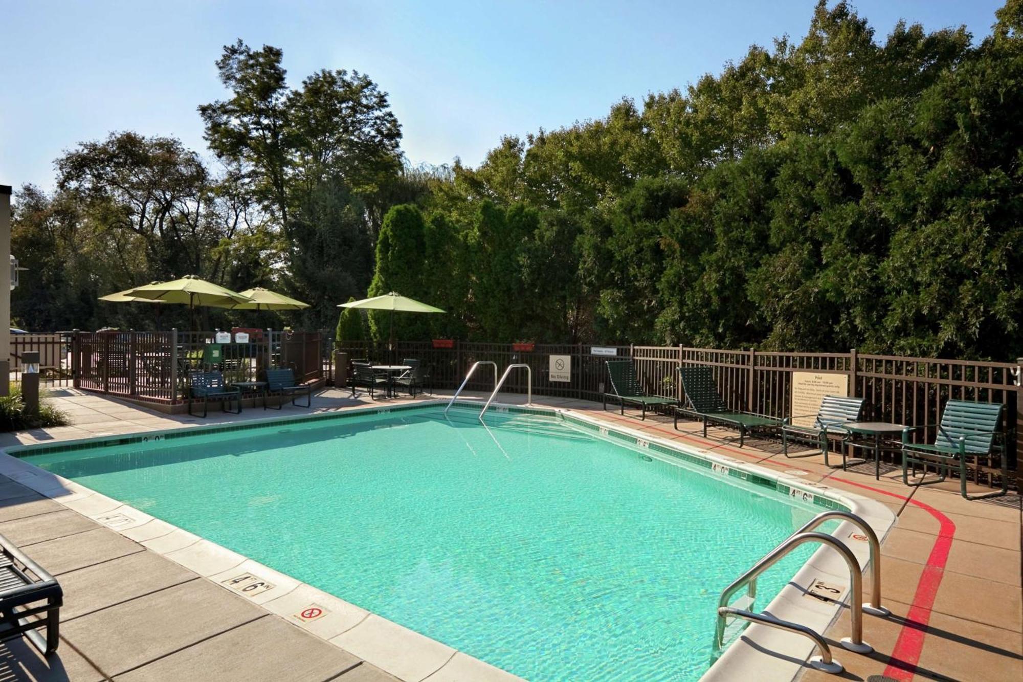 Hampton Inn - York Bagian luar foto
